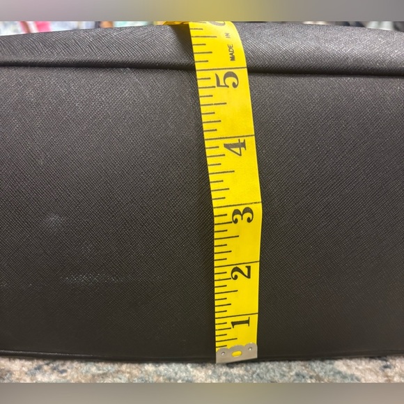 Black Lululemon Go Wild Crossbody/ Handbag - Picture 6 of 13